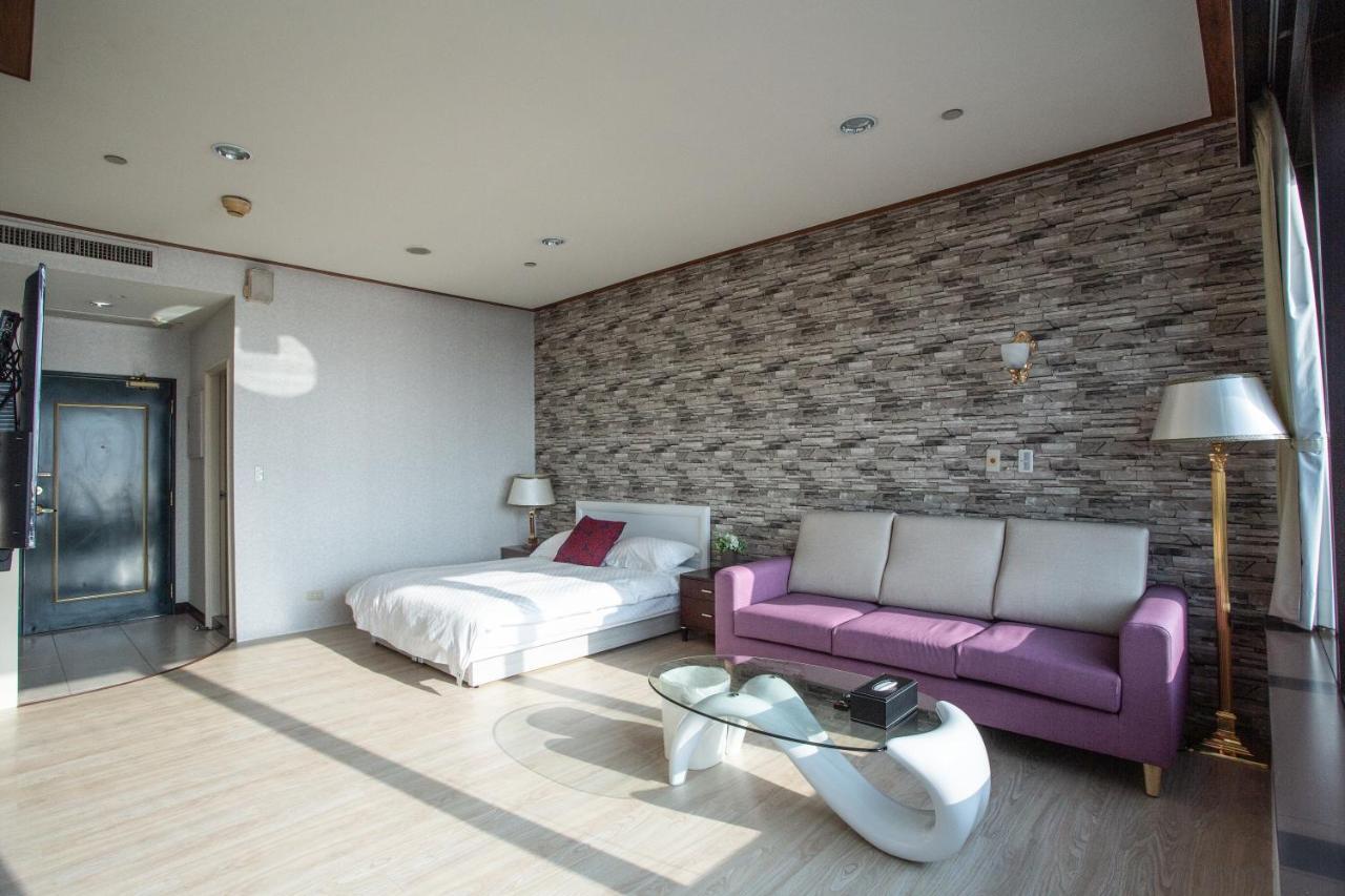 85 Season Apartment Kaohsiung Exterior photo